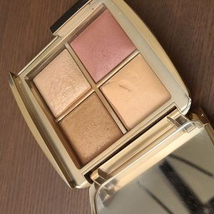 Hourglass palette limited edition